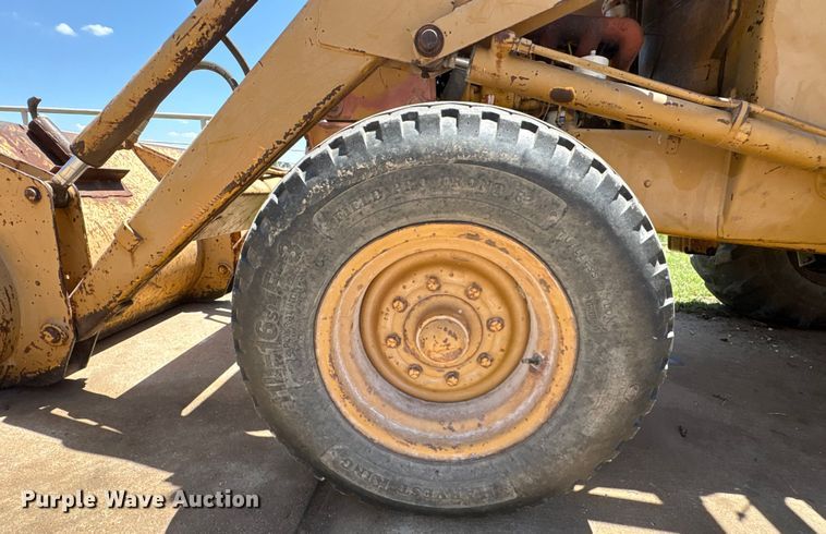 image for item EU0002 Case 480ELL landscape tractor