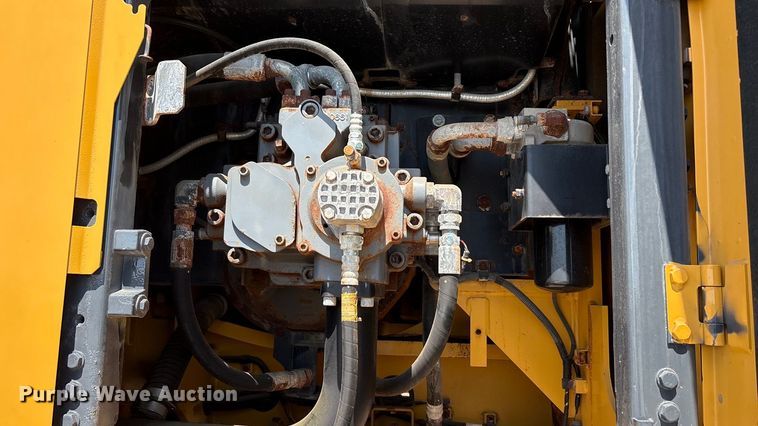 image for item EU0008 2019 John Deere 470G LC excavator