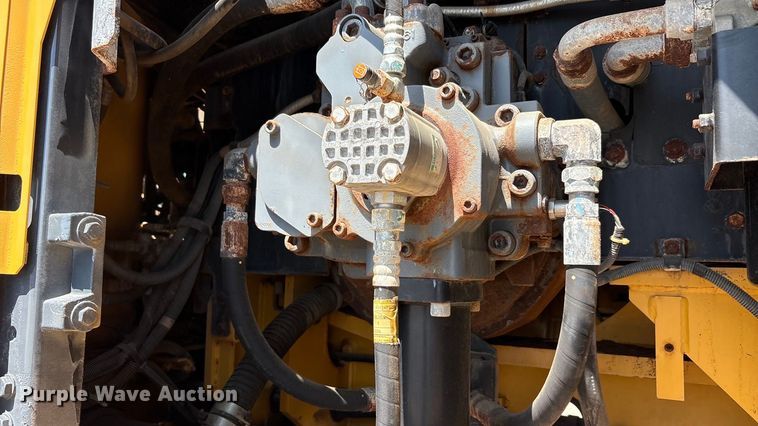 image for item EU0008 2019 John Deere 470G LC excavator