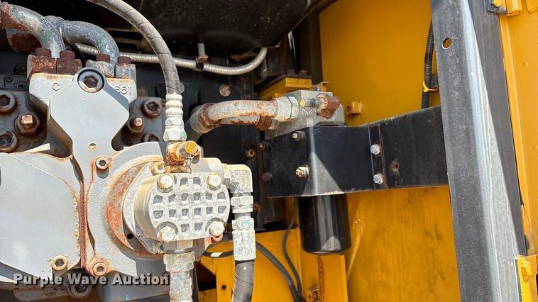 image for item EU0008 2019 John Deere 470G LC excavator