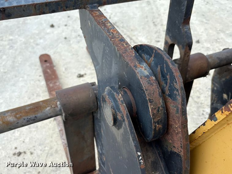 image for item EU0009 2007 Caterpillar TL943 telehandler