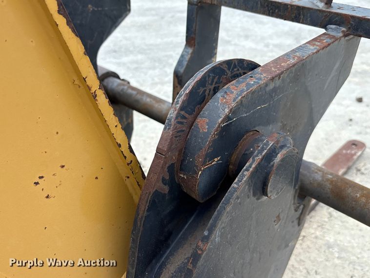 image for item EU0009 2007 Caterpillar TL943 telehandler