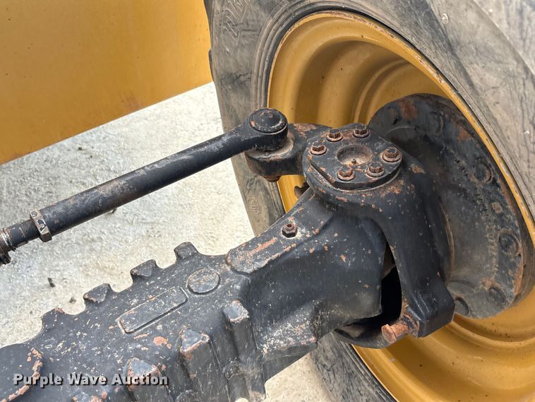 image for item EU0009 2007 Caterpillar TL943 telehandler