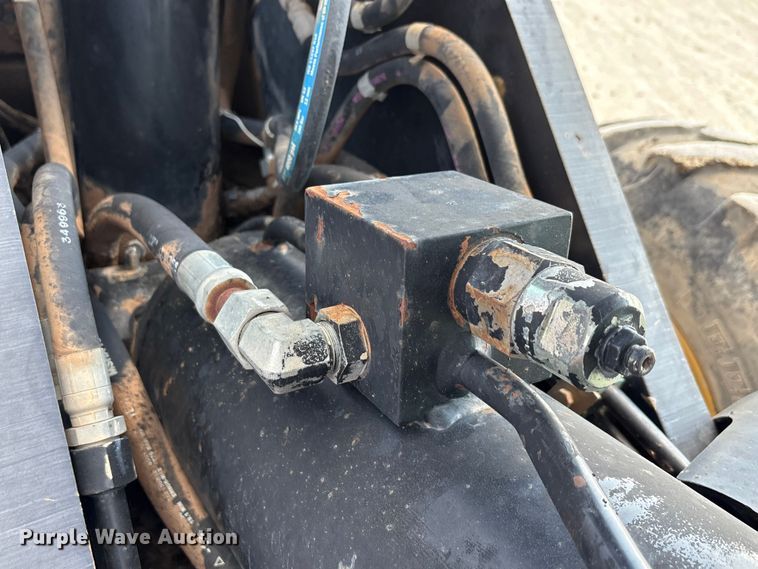 image for item EU0009 2007 Caterpillar TL943 telehandler