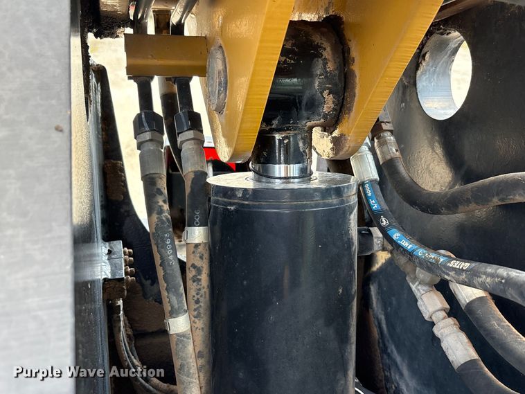 image for item EU0009 2007 Caterpillar TL943 telehandler