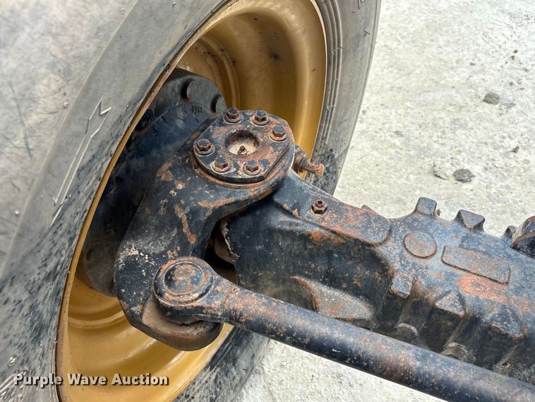 image for item EU0009 2007 Caterpillar TL943 telehandler