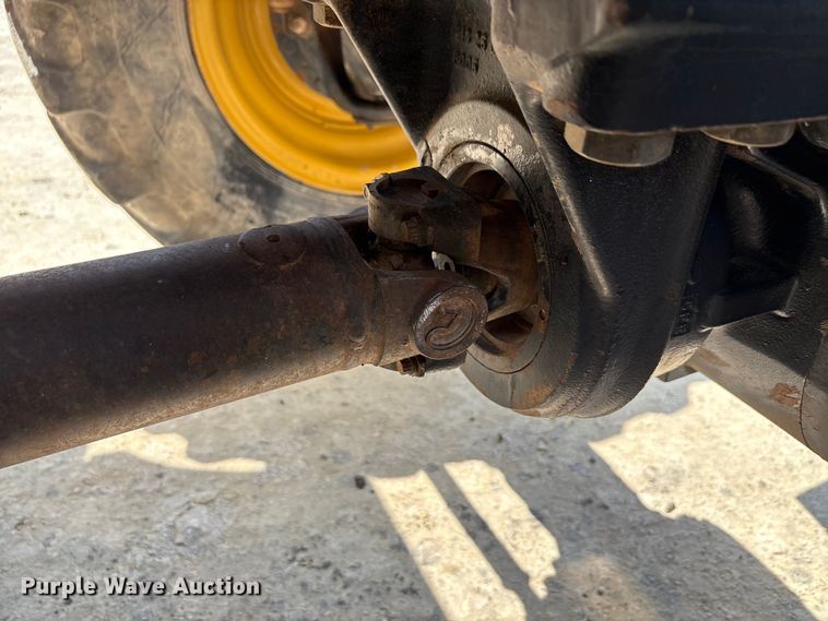 image for item EU0009 2007 Caterpillar TL943 telehandler