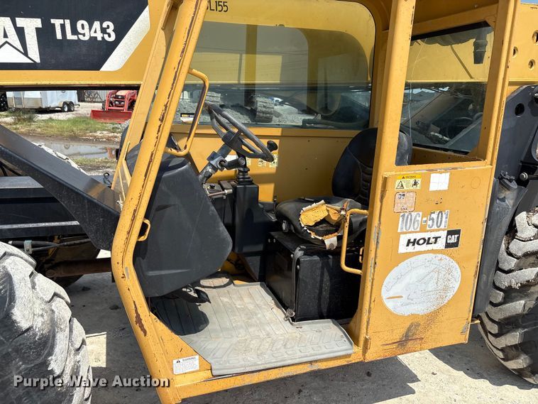 image for item EU0009 2007 Caterpillar TL943 telehandler