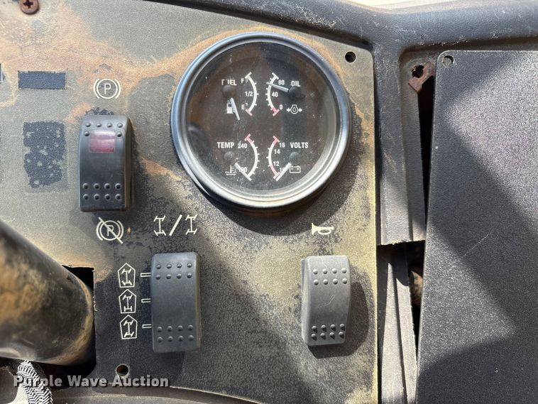 image for item EU0009 2007 Caterpillar TL943 telehandler