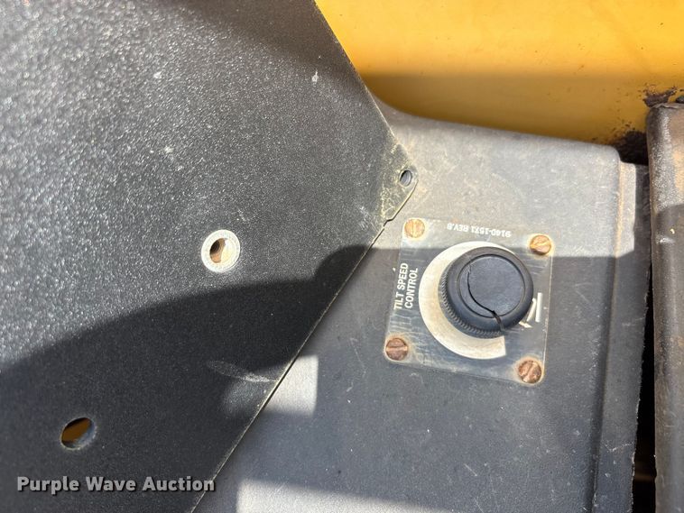 image for item EU0009 2007 Caterpillar TL943 telehandler