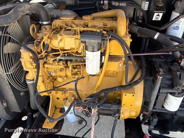 image for item EU0009 2007 Caterpillar TL943 telehandler