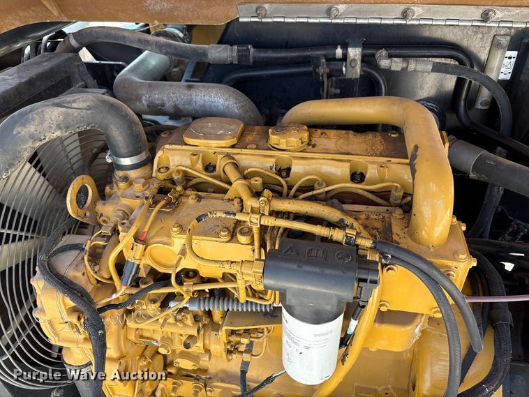 image for item EU0009 2007 Caterpillar TL943 telehandler