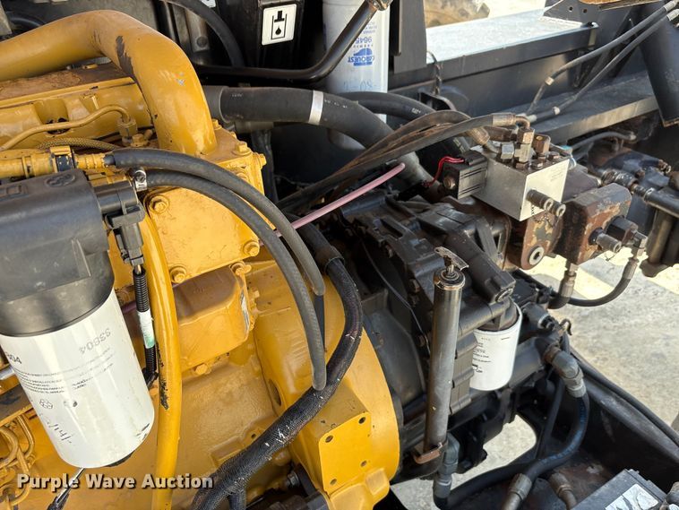 image for item EU0009 2007 Caterpillar TL943 telehandler