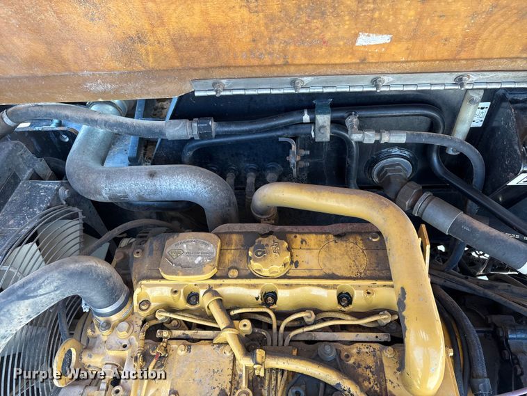 image for item EU0009 2007 Caterpillar TL943 telehandler