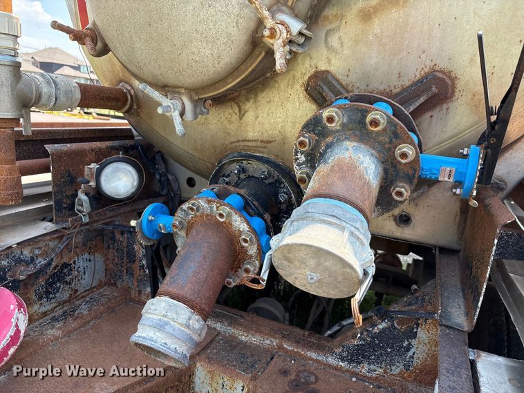 image for item EU0011 1981 Brenner vacuum trailer