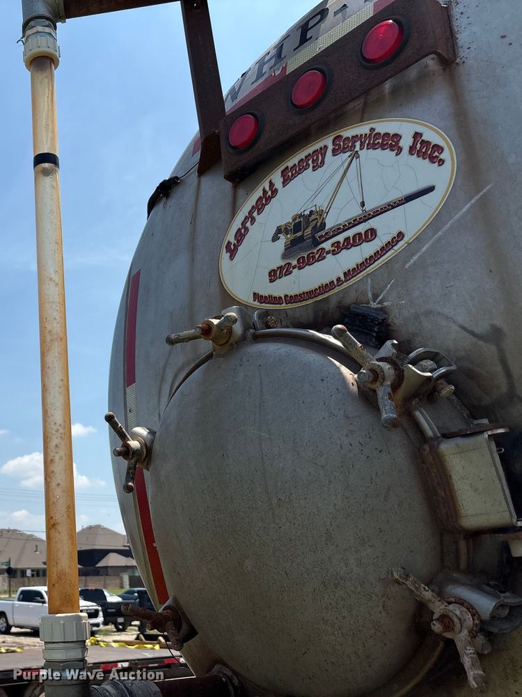 image for item EU0011 1981 Brenner vacuum trailer