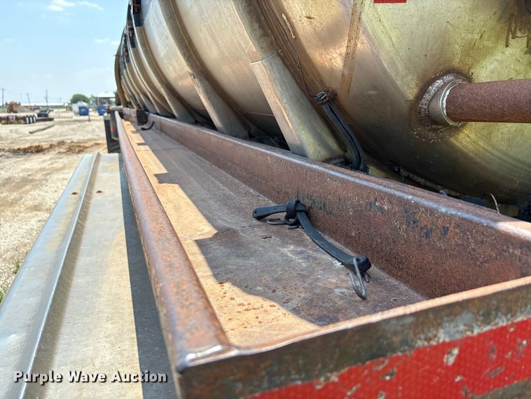 image for item EU0011 1981 Brenner vacuum trailer