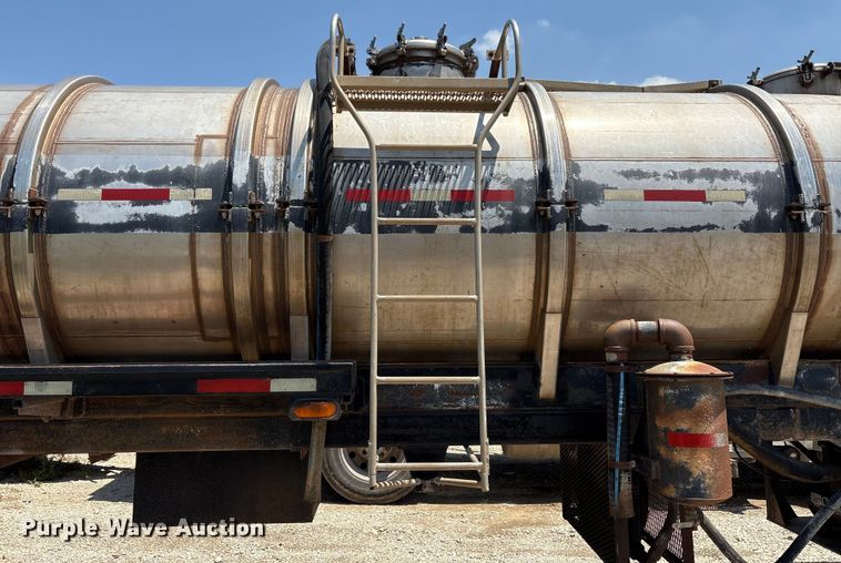 image for item EU0011 1981 Brenner vacuum trailer