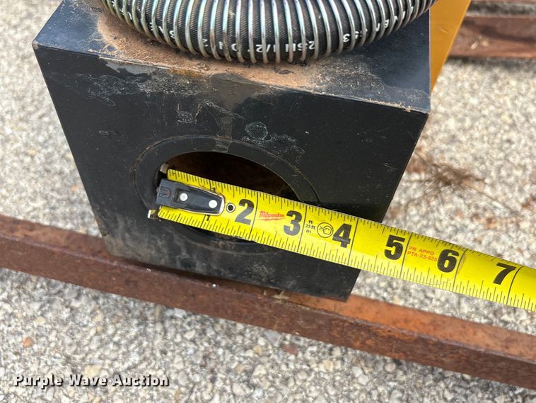 image for item EU0025 2023 Wolverine CB-11-750F skid steer breaker