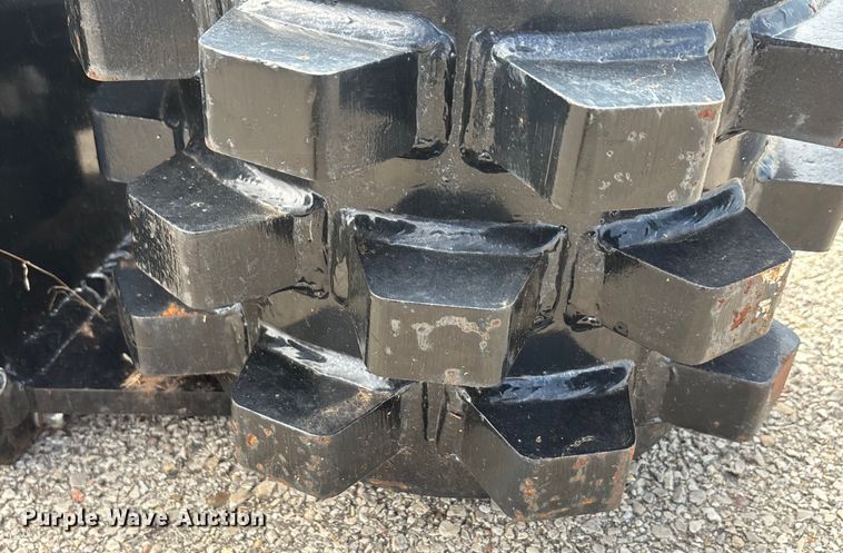 image for item EU0026 2024 GIYI excavator compaction wheel