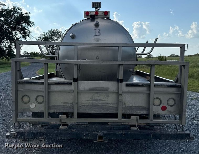 image for item EU2141 2015 Ford F550 Super Duty vacuum truck