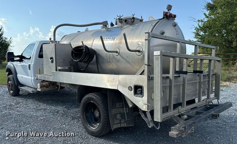 image for item EU2141 2015 Ford F550 Super Duty vacuum truck