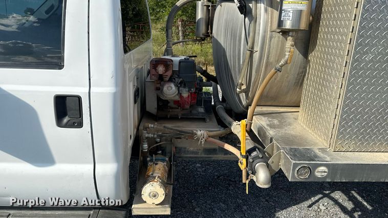 image for item EU2141 2015 Ford F550 Super Duty vacuum truck
