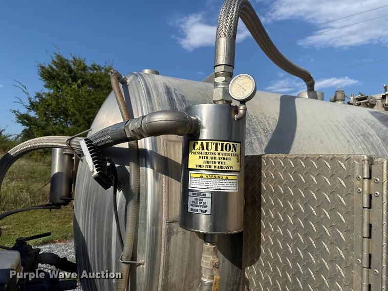 image for item EU2141 2015 Ford F550 Super Duty vacuum truck