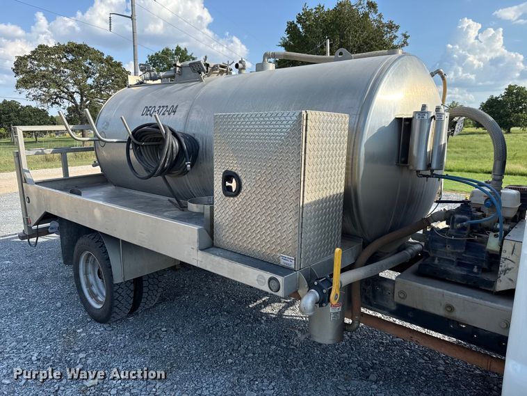 image for item EU2141 2015 Ford F550 Super Duty vacuum truck