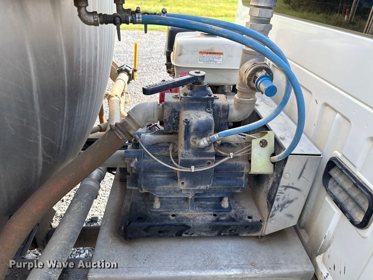 image for item EU2141 2015 Ford F550 Super Duty vacuum truck