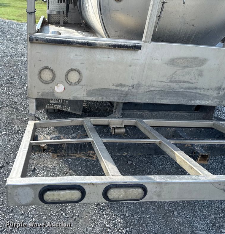 image for item EU2141 2015 Ford F550 Super Duty vacuum truck