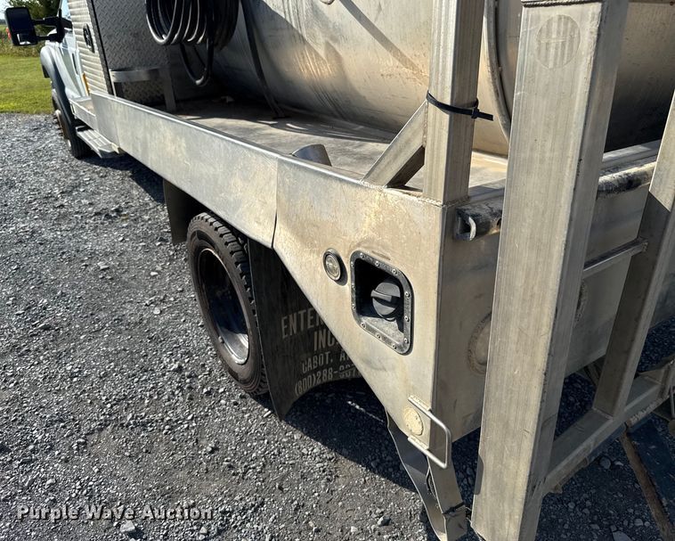 image for item EU2141 2015 Ford F550 Super Duty vacuum truck