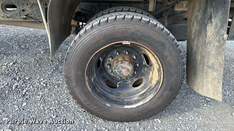 image for item EU2141 2015 Ford F550 Super Duty vacuum truck