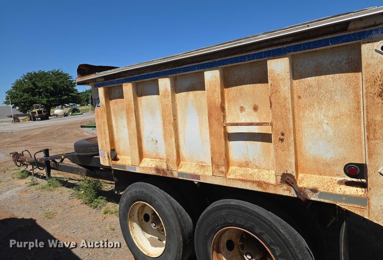 image for item EU3617 1994 Hilbilt 12-12 PUP CT end dump pup trailer