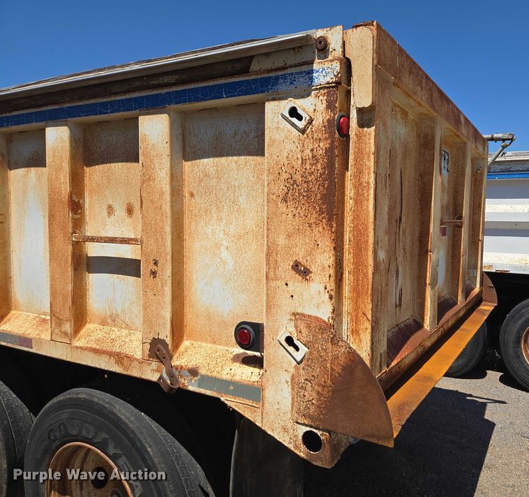 image for item EU3617 1994 Hilbilt 12-12 PUP CT end dump pup trailer