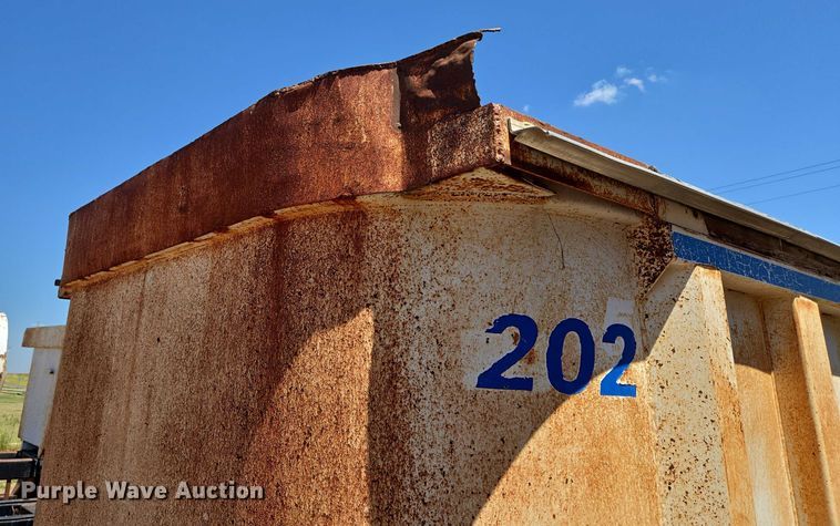 image for item EU3617 1994 Hilbilt 12-12 PUP CT end dump pup trailer