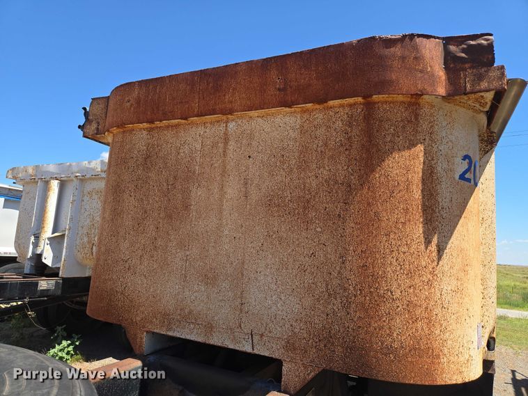 image for item EU3617 1994 Hilbilt 12-12 PUP CT end dump pup trailer