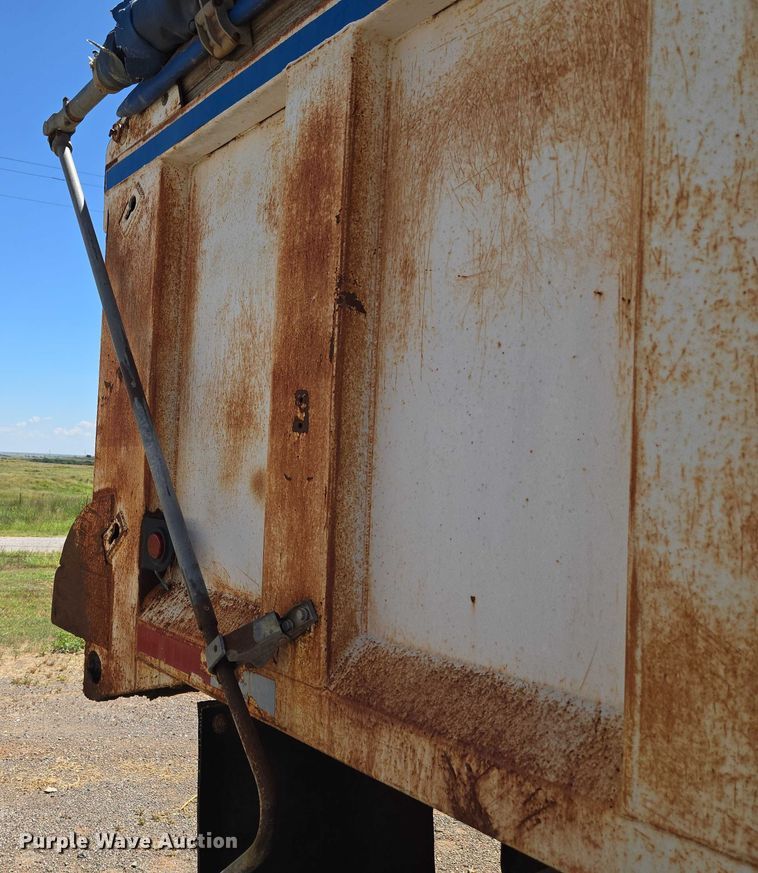 image for item EU3617 1994 Hilbilt 12-12 PUP CT end dump pup trailer