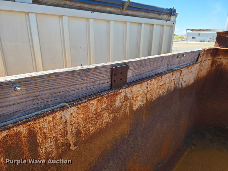 image for item EU3617 1994 Hilbilt 12-12 PUP CT end dump pup trailer