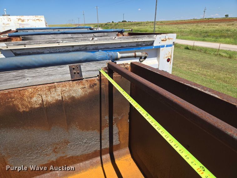 image for item EU3617 1994 Hilbilt 12-12 PUP CT end dump pup trailer