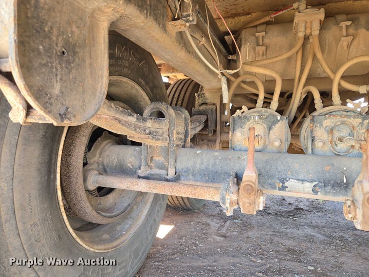 image for item EU3617 1994 Hilbilt 12-12 PUP CT end dump pup trailer