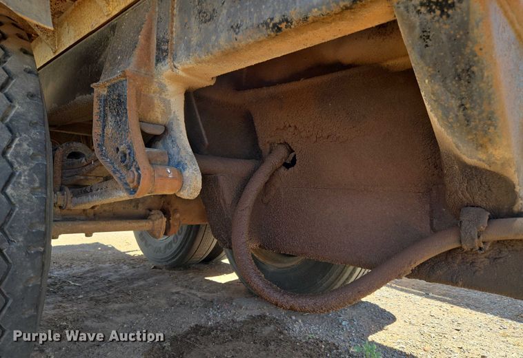 image for item EU3617 1994 Hilbilt 12-12 PUP CT end dump pup trailer