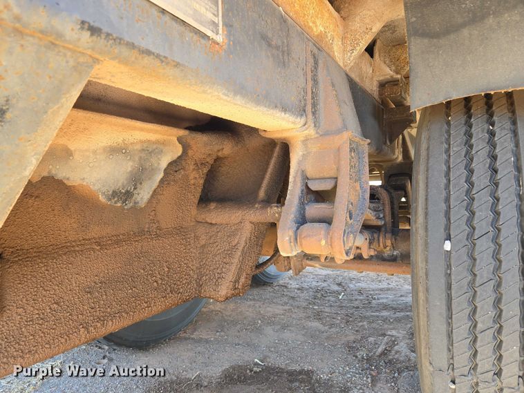 image for item EU3617 1994 Hilbilt 12-12 PUP CT end dump pup trailer