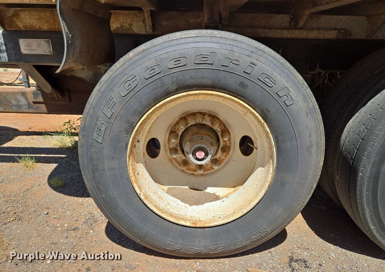 image for item EU3617 1994 Hilbilt 12-12 PUP CT end dump pup trailer