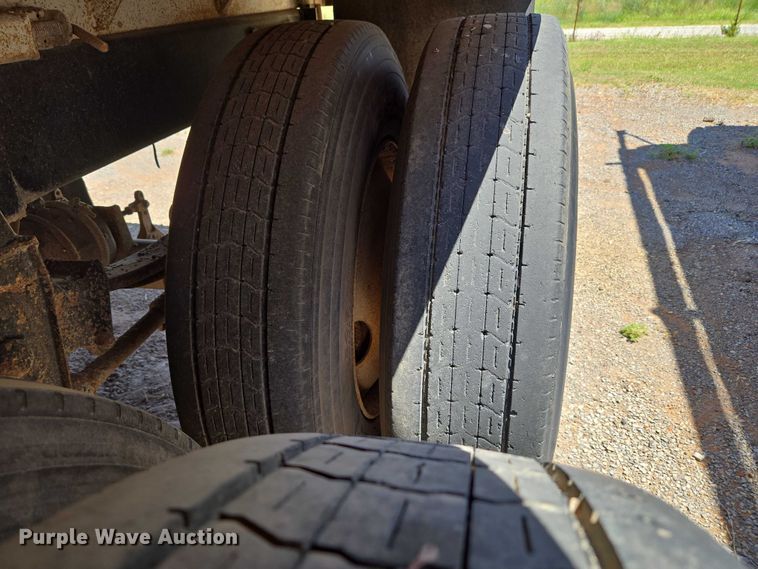 image for item EU3617 1994 Hilbilt 12-12 PUP CT end dump pup trailer