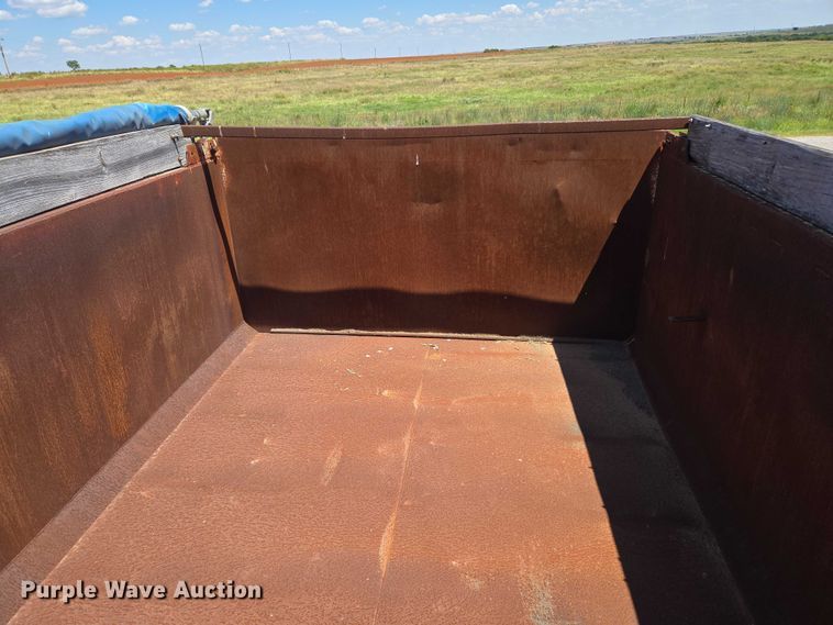 image for item EU3619 1994 Hilbilt 12-12 PUP CT end dump pup trailer