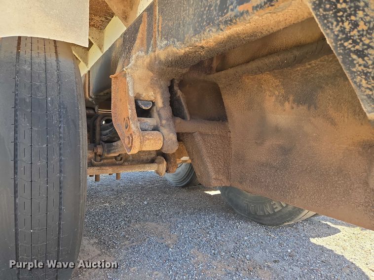 image for item EU3619 1994 Hilbilt 12-12 PUP CT end dump pup trailer