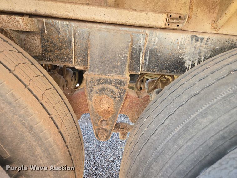 image for item EU3619 1994 Hilbilt 12-12 PUP CT end dump pup trailer