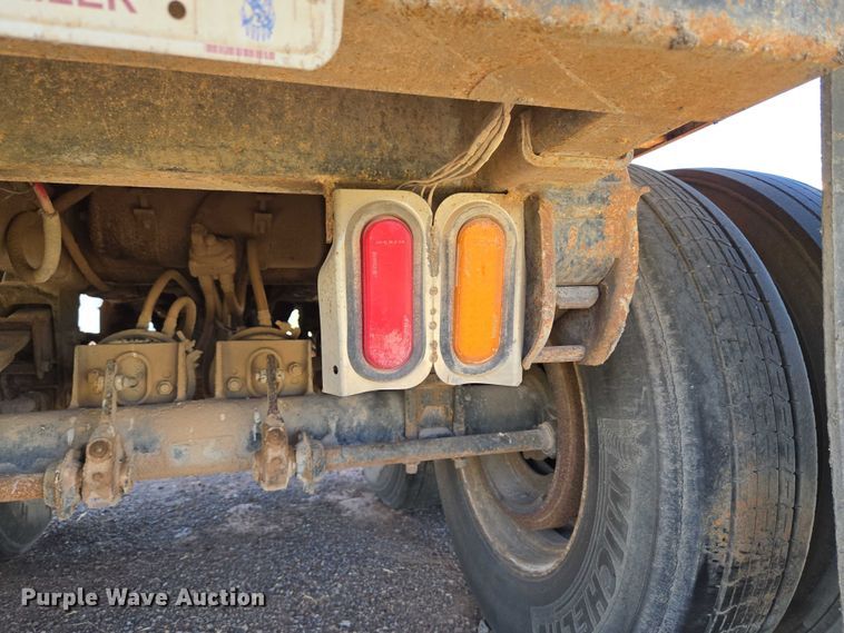 image for item EU3619 1994 Hilbilt 12-12 PUP CT end dump pup trailer