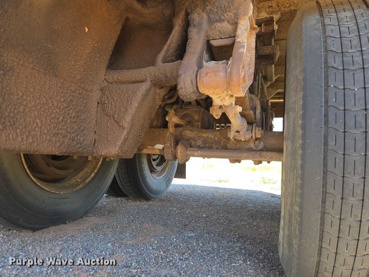 image for item EU3619 1994 Hilbilt 12-12 PUP CT end dump pup trailer